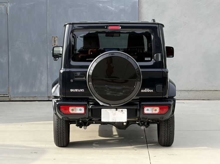 Suzuki jimny sierra 1.5 manual in black g wagon front japanese import 6000 miles 2025	due in uk september