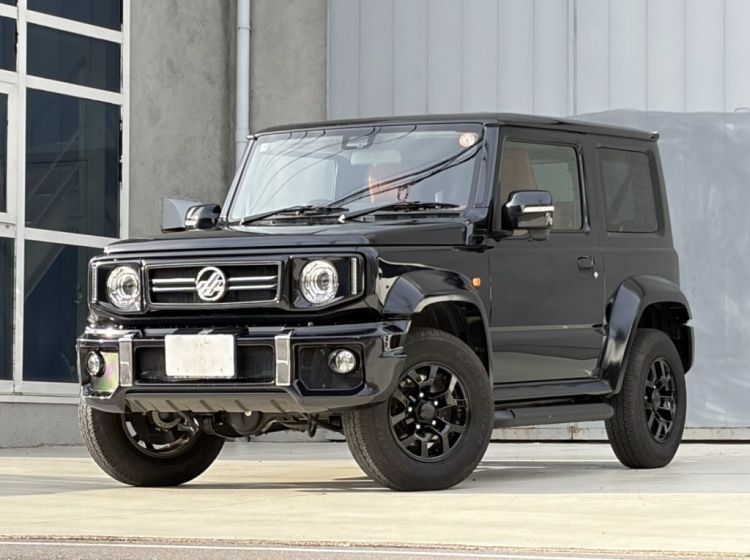 Suzuki jimny sierra 1.5 manual in black g wagon front japanese import 6000 miles 2025	due in uk september