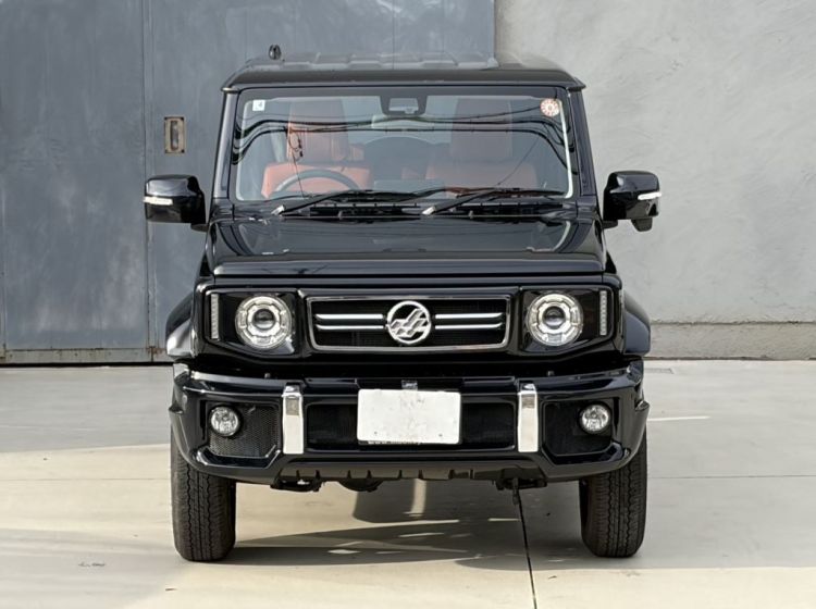Suzuki jimny sierra 1.5 manual in black g wagon front japanese import 6000 miles 2025	due in uk september