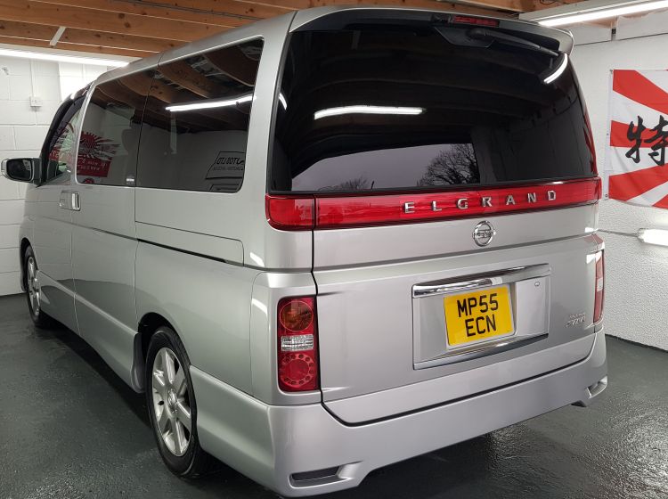 now sold thanks!!!!!!Nissan Elgrand 2.5 automatic 8 seater silver MPV day van corrosion free 05 In stock quote 83- excellent condition- px poss