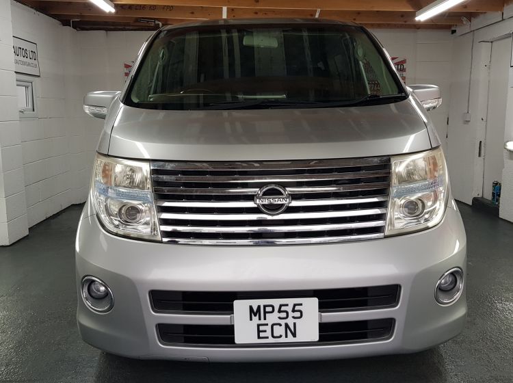 now sold thanks!!!!!!Nissan Elgrand 2.5 automatic 8 seater silver MPV day van corrosion free 05 In stock quote 83- excellent condition- px poss