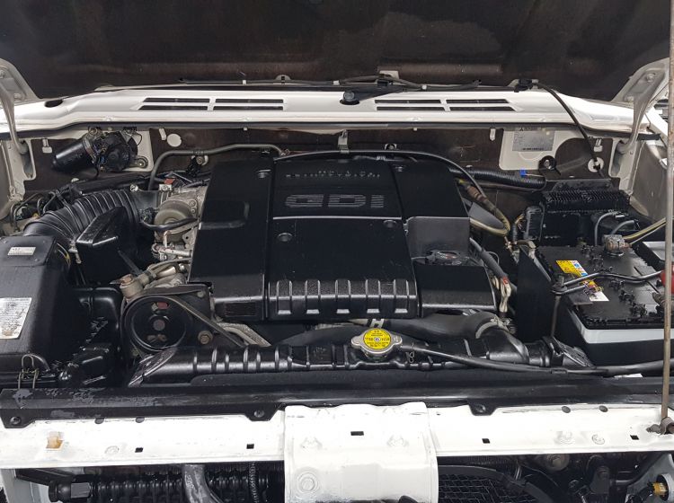 now sold thanks!!!!Mitsubishi Pajero 3 door 3500cc auto recaro seats rare classic jap import 1997 only 41k miles -excellent condition quote 94