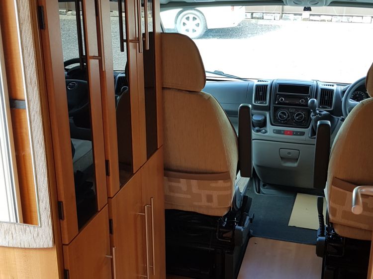 now sold thanks!!!!!!autotrail apache 3.0 diesel motorhome 634 u shape lounge 2 berth 3500 kg -2011 fsh 2 keys excellent condition px and finance welcome