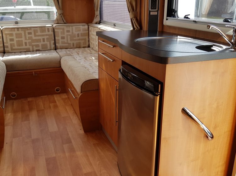 now sold thanks!!!!!!autotrail apache 3.0 diesel motorhome 634 u shape lounge 2 berth 3500 kg -2011 fsh 2 keys excellent condition px and finance welcome
