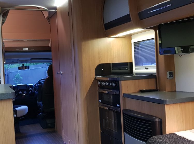 now sold thanks!!!!!!!!Fiat AUTO TRAIL APACHE 634 large u shape lounge 4 berth 2 seatbelt extras 2011 	fsh,safari room/sat nav/towbar px finance poss