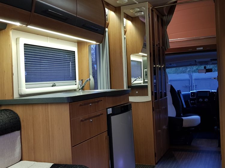 now sold thanks!!!!!!!!Fiat AUTO TRAIL APACHE 634 large u shape lounge 4 berth 2 seatbelt extras 2011 	fsh,safari room/sat nav/towbar px finance poss