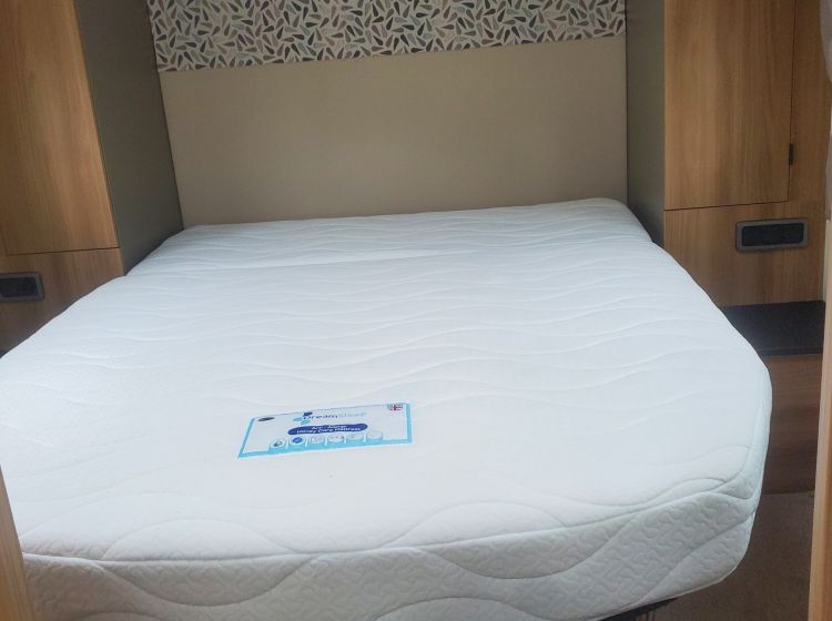 sold thanks!!!!!!!BAILEY APPROACH AUTOGRAPH 794i MOTORHOME 4 berth 4 belts island bed 3K miles 1 owner from new px and finance possible- 12 months warranty