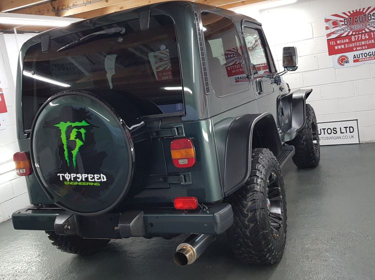 now sold thanks!!!!!!!!!Jeep Wrangler 4.0 auto Sahara green japanese import corrosion free 2003 fresh import in stock