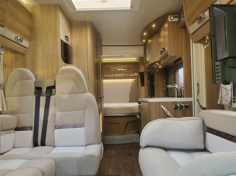 sold!!!!SWIFT KON-TIKI 669 motorhome black edition 4 berth 4 belts island bed 2016 	excellent condition px and finance 12 months warranty