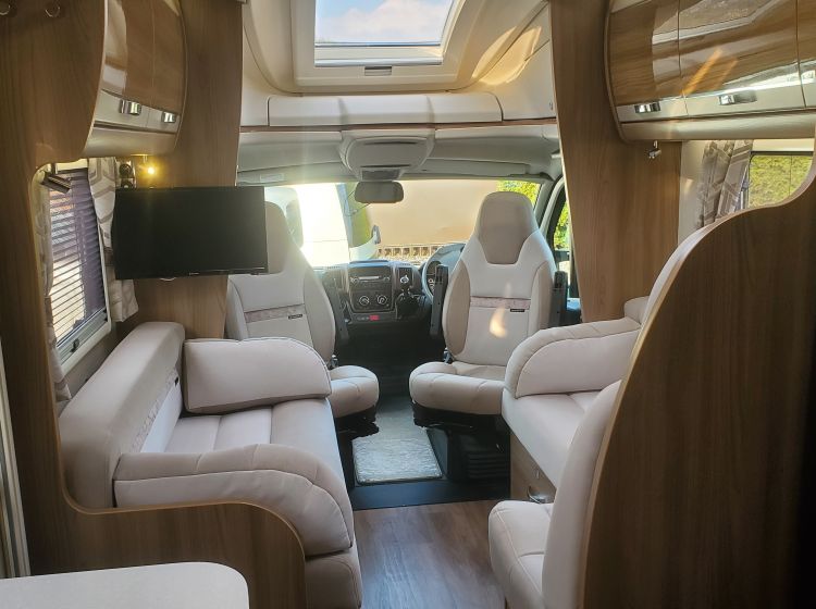 sold!!!!SWIFT KON-TIKI 669 motorhome black edition 4 berth 4 belts island bed 2016 	excellent condition px and finance 12 months warranty