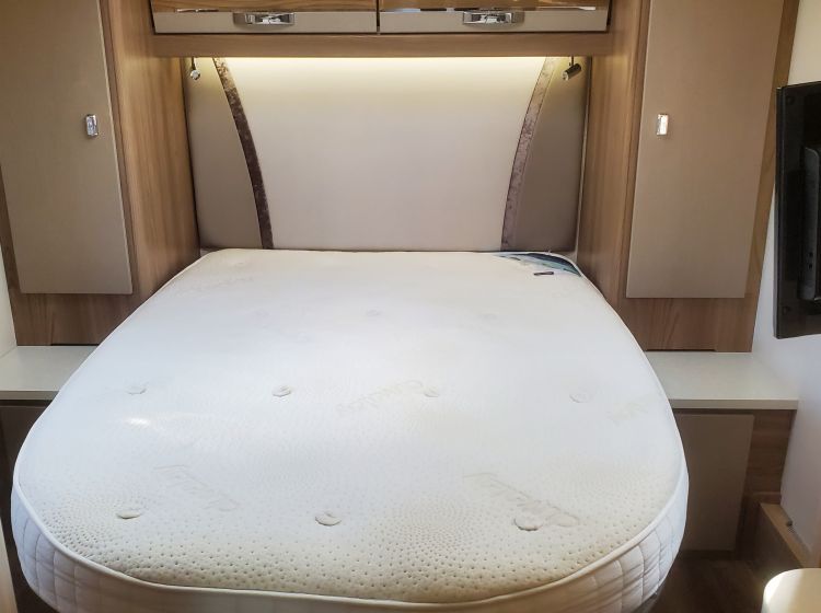 sold!!!!SWIFT KON-TIKI 669 motorhome black edition 4 berth 4 belts island bed 2016 	excellent condition px and finance 12 months warranty