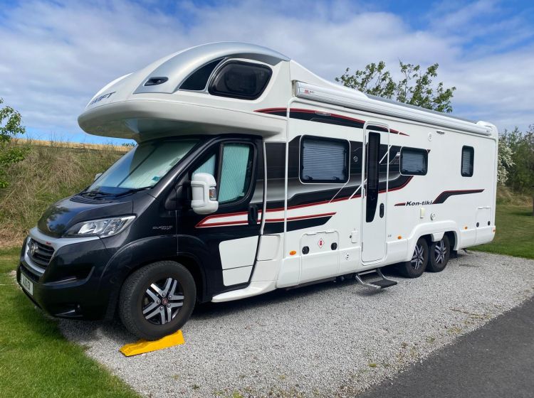 swift kontiki 669 1 previous owner 2.3 manual gearbox highline 6 berth only 9800 miles 2017	Px finance 12 months nationwide warranty