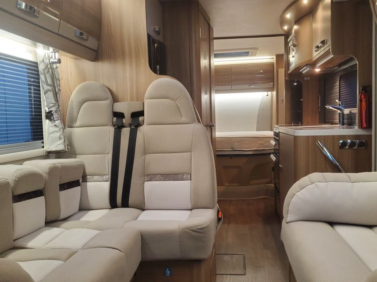 now sold thanks!!!!!!!SWIFT KON-TIKI 669 black edition automatic 6 berth 4 belts island bed 2017 excellent condition px and finance 12 months warranty