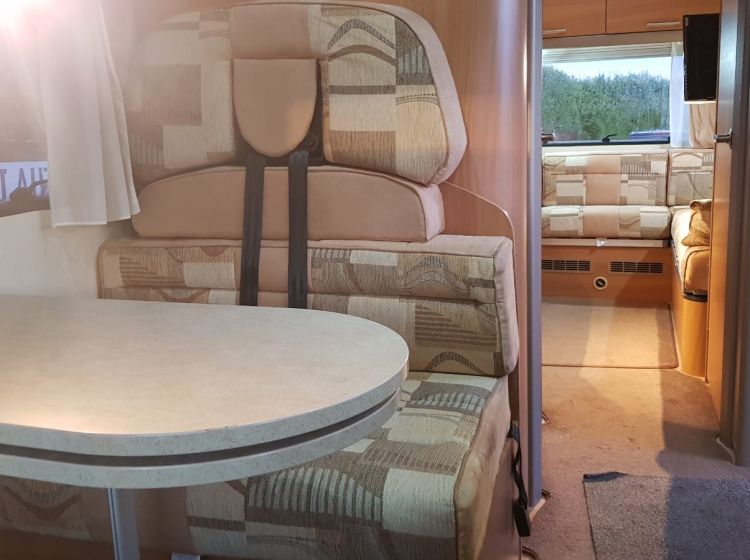 now sold thanks!!!!!!motorhome swift voyager 695 el 4 berth 4 seatbelts with extras 2008 	fsh 2 keys excellent condition px and finance welcome
